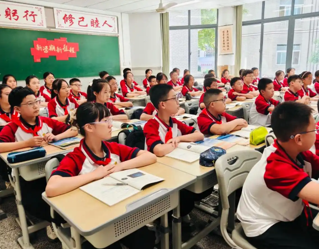 确有需求带着手机入校的学生校园酌情处理做好家校信息互通 确有需求带着手机入校的学生校园酌情处理做好家校信息互通