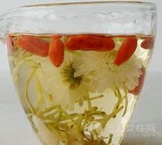 绩效工资如何计算绩效工资每小时工价23元乘8小时等于184元乘