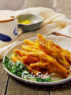 脚趾甲长进肉里脚趾甲长进肉里因为各种因素导致细菌入侵